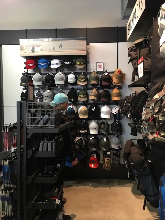 OAKLEY VAULT